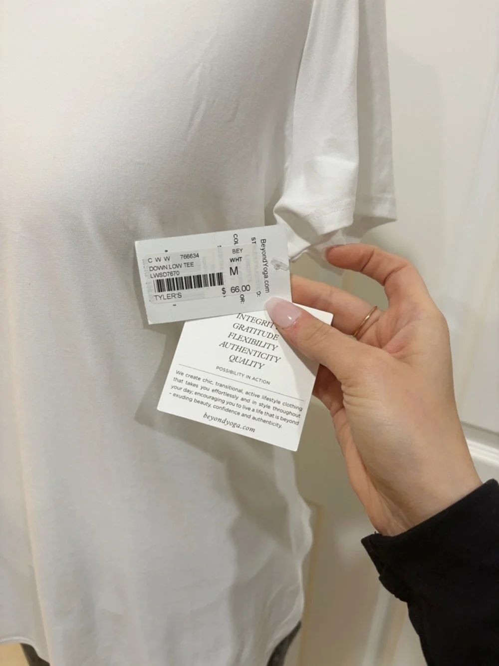 NWT Beyond Yoga Featherweight On The Down Low Tee White Size M - Picture 6 of 11